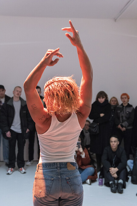 *Untitled hand dance*, 2019, Performance