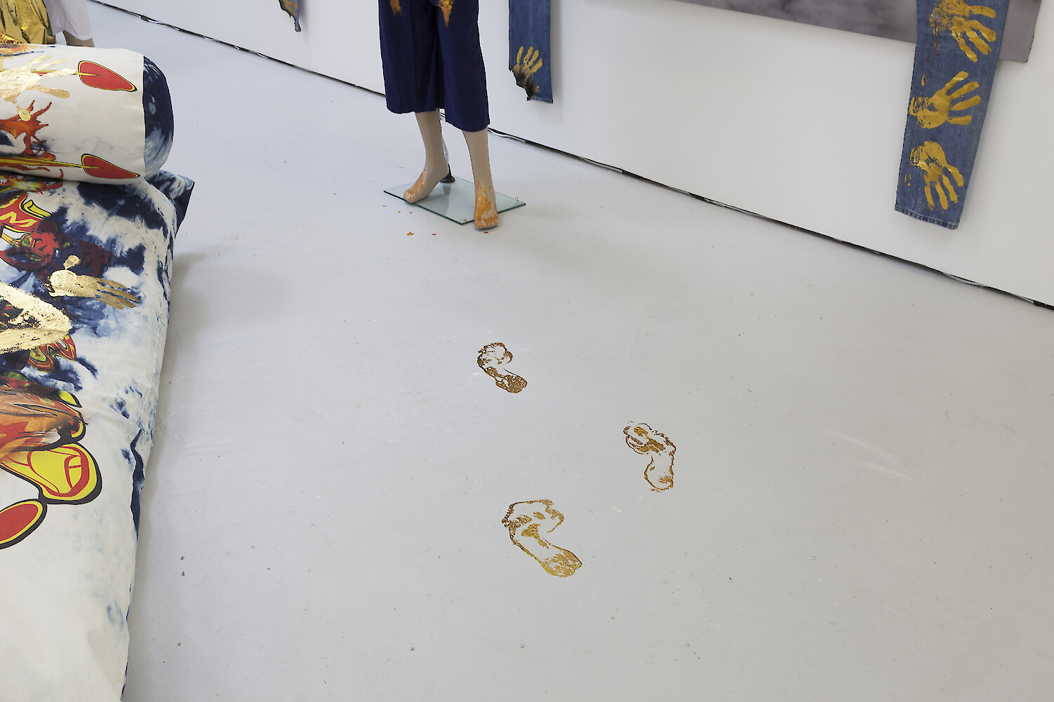 *2557 (Painting with history in a room filled with men with funny names 2)*, 2014, Installation view